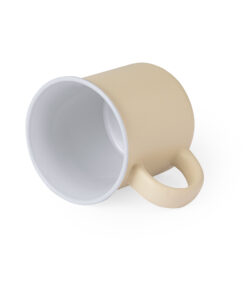 Alternative view of Tasse Hilman