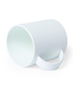 Alternative view of Tasse Pioka