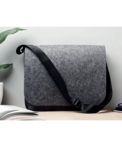 Umhängetasche aus RPET-Filz BAGLO 14 mo6186 07 ambiant