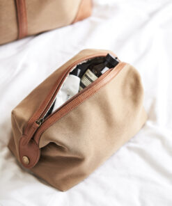 VINGA Sloane Kulturtasche aus RCS recyceltem Polyester 11 560141 M 400 3d1f0ca4a9b240c19aa399aded982e2e