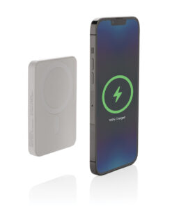 Alternative view of Magnetix 5.000mAh magnetische Powerbank aus RCS recycel. ABS