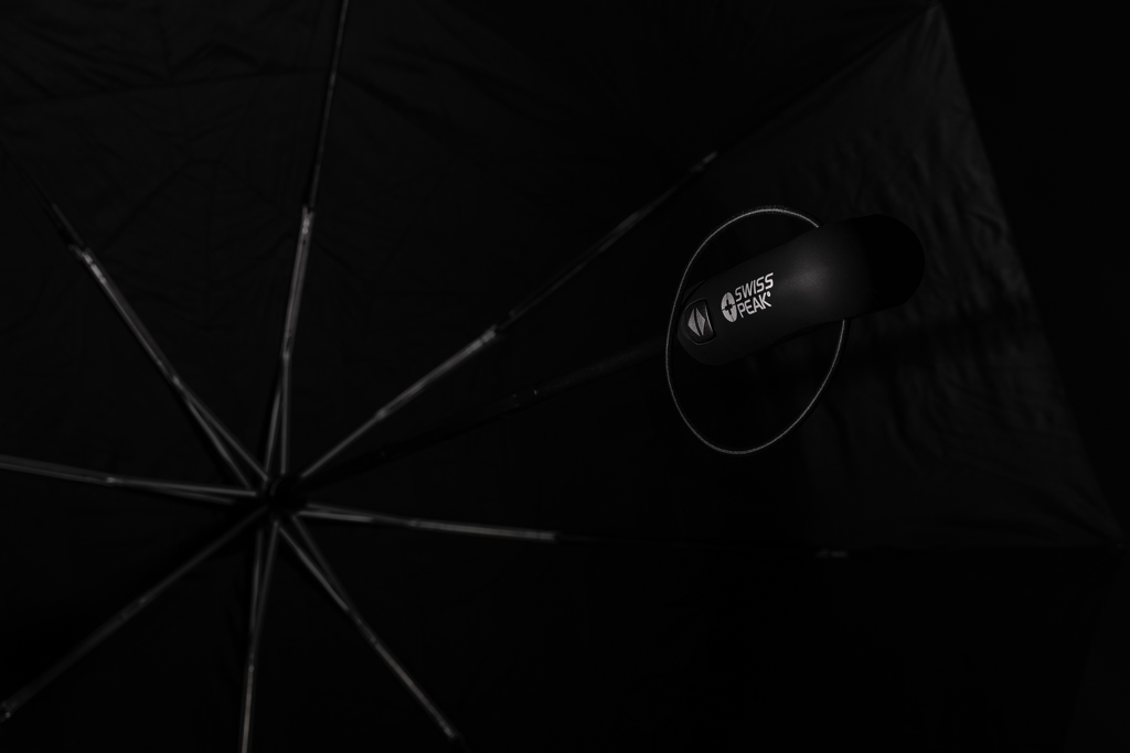 Swiss Peak AWARE™ Tornado 27" Taschen-StormProof-Schirm – Bild 9
