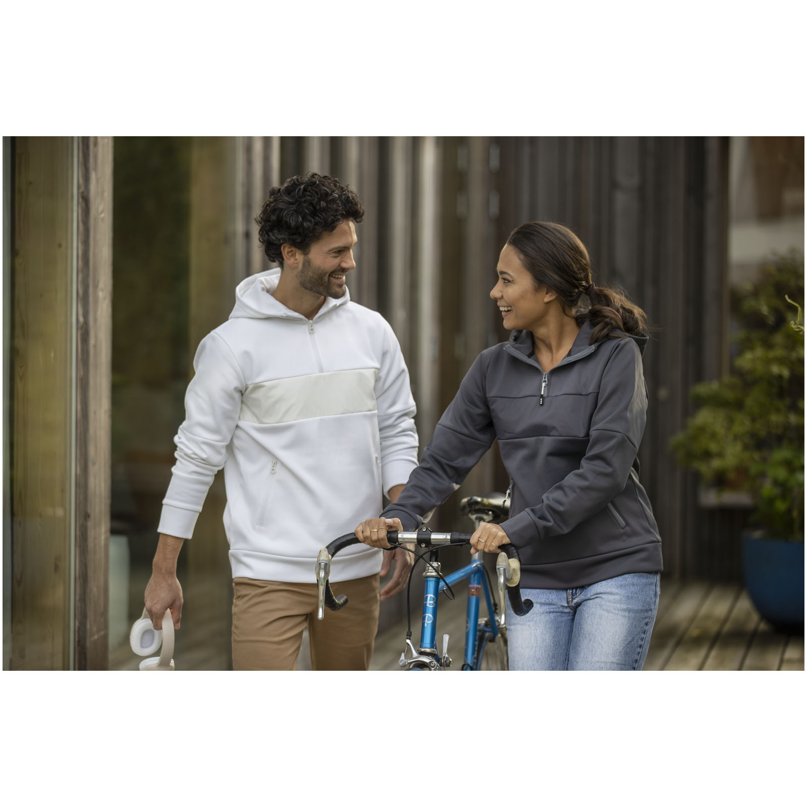 Sayan Kapuzenpullover mit halbem Reißverschluss für Damen 7 Sayan Kapuzenpullover mit halbem Reißverschluss für Damen – Bild 5