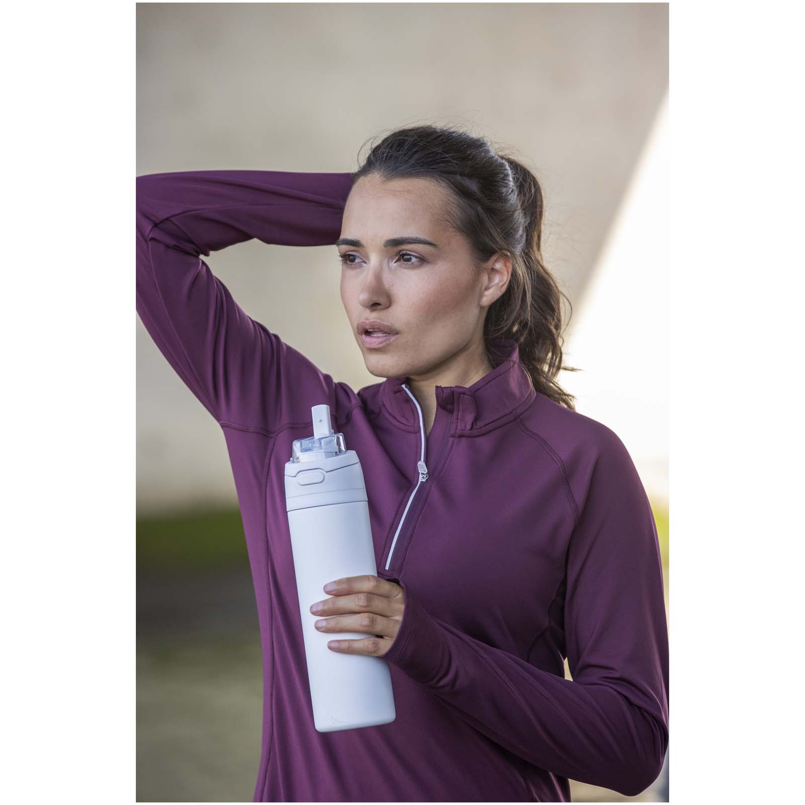 Theron 800 ml RCS-Wasserflasche aus recyceltem, einwandigem Edelstahl mit Multifunktionsdeckel und Klappstrohhalm 9 Theron 800 ml RCS-Wasserflasche aus recyceltem, einwandigem Edelstahl mit Multifunktionsdeckel und Klappstrohhalm – Bild 7