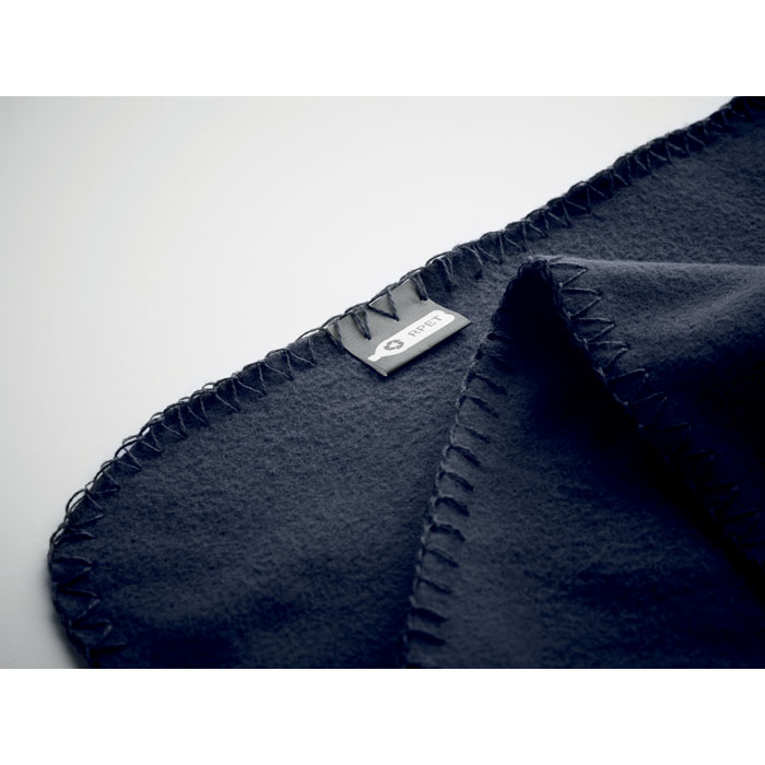 RPET Fleece-Reisedecke MUSALA RPET 6 RPET Fleece-Reisedecke MUSALA RPET – Bild 5
